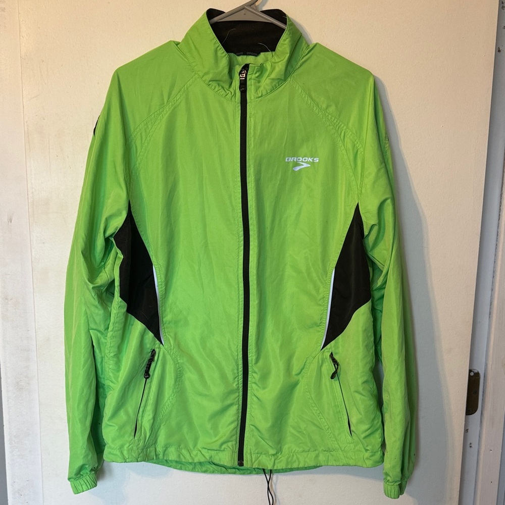 Brooks Men's Vibrant Green Windbreaker